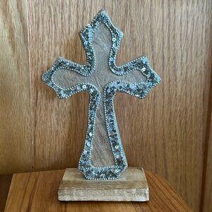☘️Wood Cross Accent
